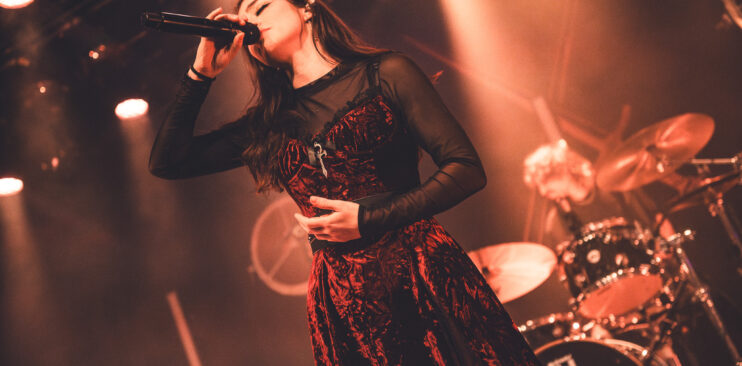 Chrissy Costanza & VOILA @ Melkweg, Amsterdam