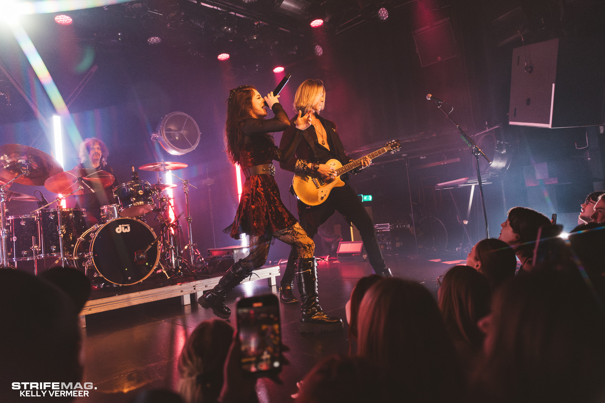 Chrissy Costanza & VOILA @ Melkweg, Amsterdam