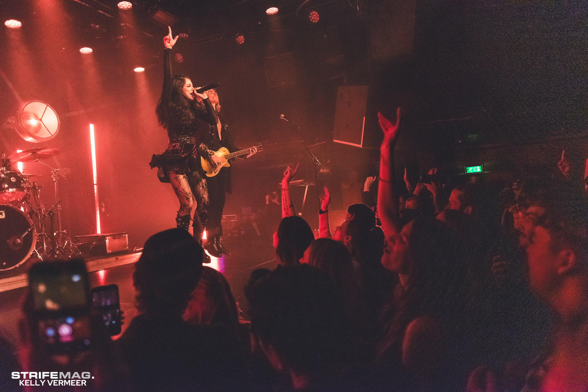 Chrissy Costanza & VOILA @ Melkweg, Amsterdam